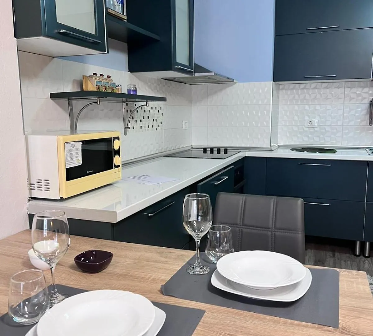 Rov Apartment Elegant Tirana Albania