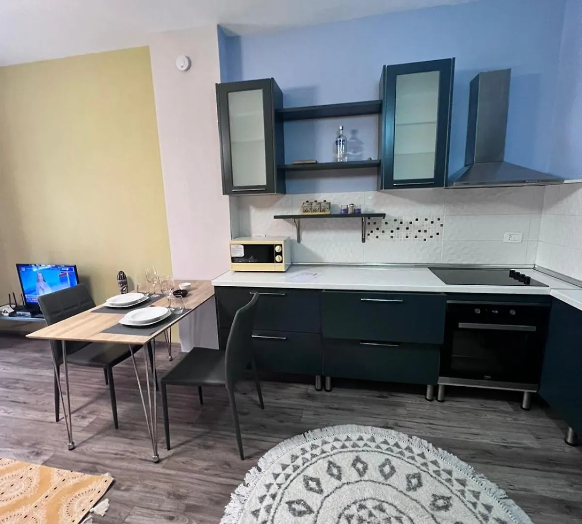 Rov Apartment Elegant Tirana Albania