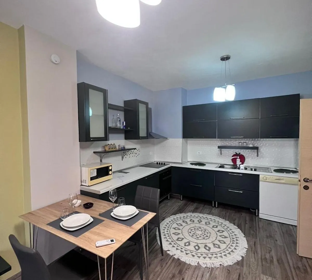 Rov Apartment Elegant Tirana
